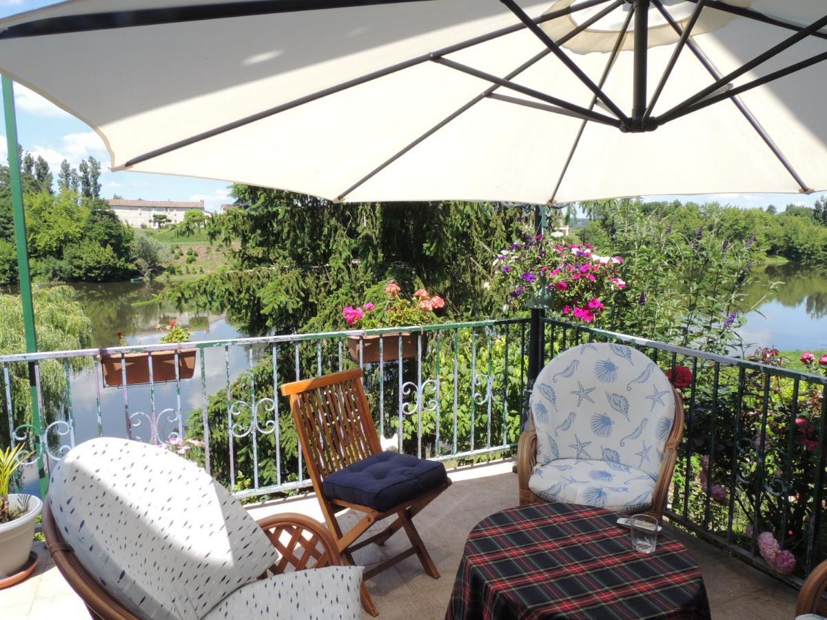 Le Jardin Des Cygnes Bed & Breakfast Pineuilh Ngoại thất bức ảnh